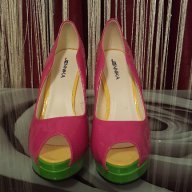 НОВО!!! Лачени цветни обувки, снимка 2 - Дамски обувки на ток - 10713503