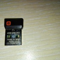 Универсален приемник USB dongle Logitech , снимка 1 - Кабели и адаптери - 23587092