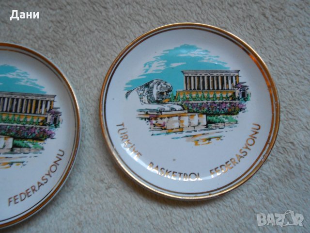 Два броя ретро чиния за стена YPS Sumer Bank Turk Mali, снимка 3 - Антикварни и старинни предмети - 23347668