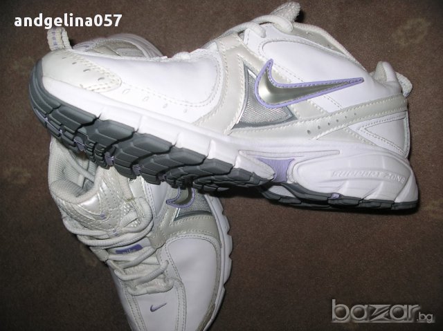 Оригинални маратонки Nike, снимка 4 - Маратонки - 10468664