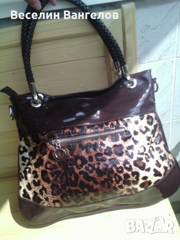 Лачена чанта, снимка 2 - Чанти - 21640330