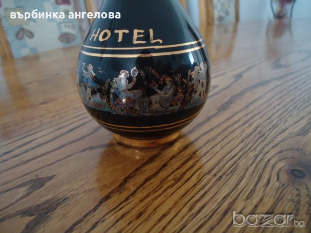 Керамична ваза с позлата със сцени от гръцката митология, снимка 3 - Вази - 20592038