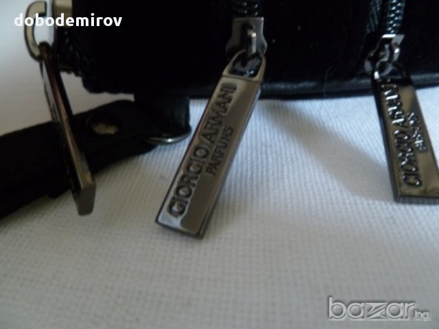 Нова чанта/клъч кадифе Giorgio Armani Velvet Black Wristlet оригинал, снимка 14 - Чанти - 12744741