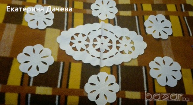 Продавам покривчици за холова маса-рязана бродерия, снимка 2 - Декорация за дома - 21195236