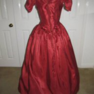 Бална рокля във викториански стил вишнев цвят, снимка 13 - Рокли - 11690479