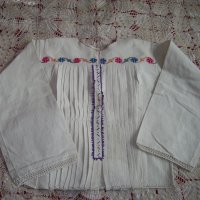 Автентична къса кенарена риза от национална носия, снимка 1 - Антикварни и старинни предмети - 18871271