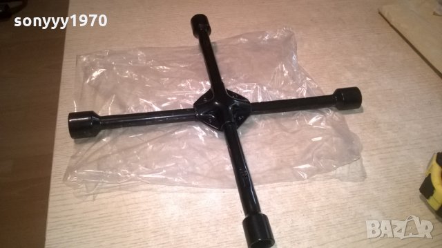 кръстачка ключ за гуми-як усилен-36х36см, снимка 2 - Аксесоари и консумативи - 25428859