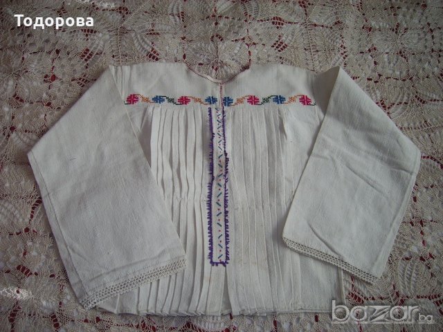 Автентична къса кенарена риза от национална носия, снимка 1 - Антикварни и старинни предмети - 18871271