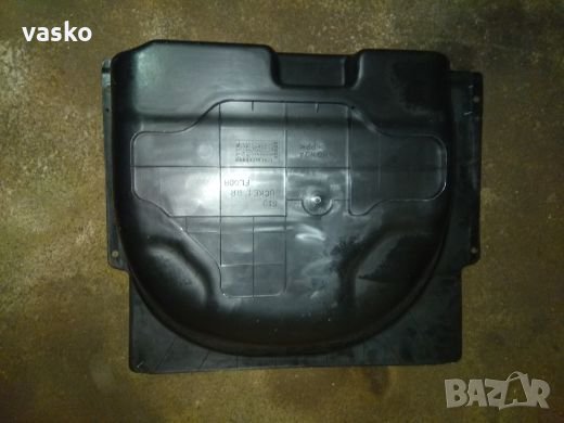 Леген за багажника на Хонда црв от 98до2002г., снимка 2 - Части - 24280608