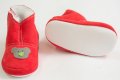 Червени бебешки домашни ботушки с пух марка Lafel, снимка 3