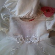 Бяла Детска рокля с къс ръкав , пола с тюл и шапка , официална, цвят-бял, снимка 5 - Бебешки рокли - 11522020