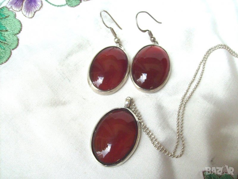 Сребърен Авторски Комплект- Обеци и Медальон с Натурални Карнеоли, снимка 1