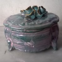 стара керамична кутия , снимка 1 - Антикварни и старинни предмети - 21947893