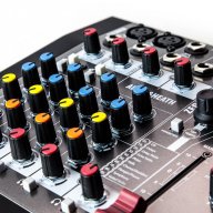 Миксер Allen & Heath ZED-6FX, снимка 2 - Ресийвъри, усилватели, смесителни пултове - 17254810