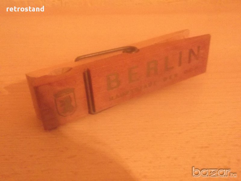 № 1843  стара дървена щипка - Берлин - соц.период, снимка 1