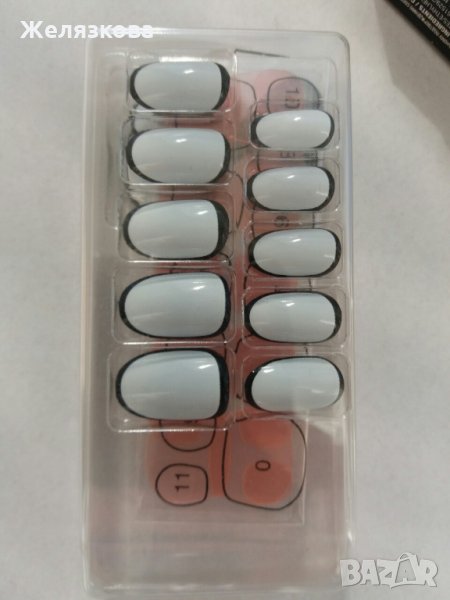 Къси изкуствени нокти maybelline nails в черно и бяло, снимка 1