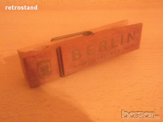 № 1843  стара дървена щипка - Берлин - соц.период