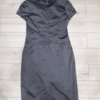 Сатенена сива рокля марка Тони М с къс ръкав , снимка 2 - Рокли - 23709397