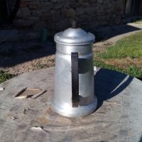 Стар алуминиев чайник, снимка 4 - Антикварни и старинни предмети - 22697303