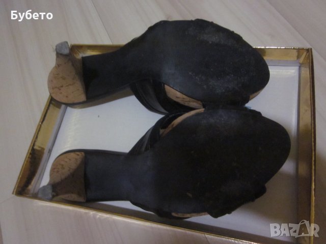 Чехли на Флавия, снимка 3 - Чехли - 22391491