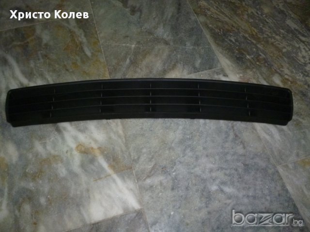 Решетка средна в броня Audi A4 95-98г.