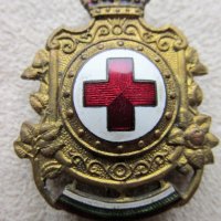 Царски на гръден знак - Червен кръст , снимка 1 - Антикварни и старинни предмети - 19388455