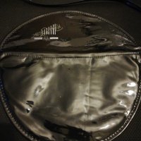 Дамска лачена чанта от 1988 , снимка 3 - Чанти - 22193290