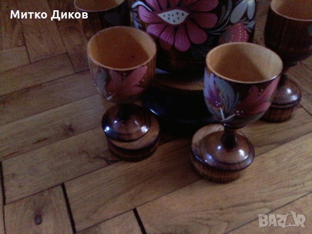 дървена бутилка на статив с 6 чаши -ръчна изработка, снимка 3 - Декорация за дома - 23310721