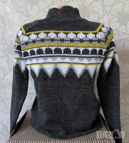 Пуловер, снимка 2 - Блузи с дълъг ръкав и пуловери - 25783012