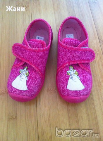Дишащи пантофи 26 номер, снимка 1