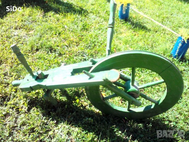 Чекрък за предене на вълна от 1937г. и 4 бр.масури с размери от 27 до 33 см +2 вретена за предене, снимка 11 - Колекции - 22186162