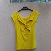 Блузка с интересен гръб, снимка 1 - Тениски - 22457627