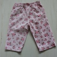 Розов кадифен панталон на флорална щампа, снимка 1 - Панталони и долнища за бебе - 25210016