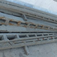 Бетонни колове с дължина 4 метра (за ограда или други приложения), снимка 1 - Дограми - 25180296