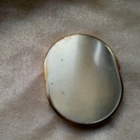 Пудриера в цвят злато с инициали O.W., снимка 6 - Антикварни и старинни предмети - 23168230