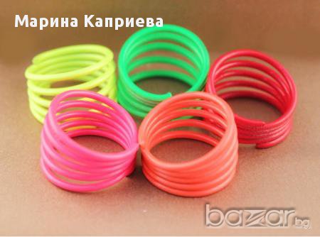 Цветни пръстени, налични няколко цвята /А-27/, снимка 1