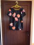 черна блуза  с цветя и интересен гръб , снимка 1 - Тениски - 25791880
