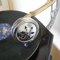 грамофон с фуния, снимка 6 - Антикварни и старинни предмети - 22498507