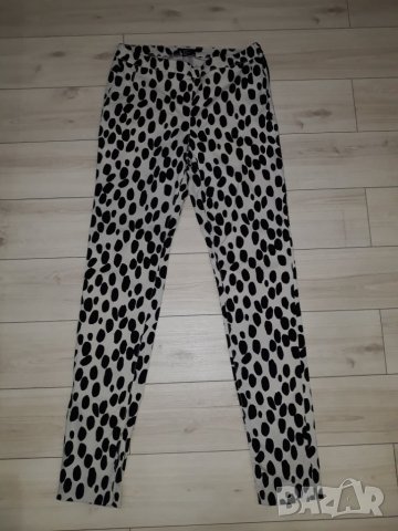 Дамски бял панталон с черни елементи марка H&M , снимка 1 - Панталони - 23794627