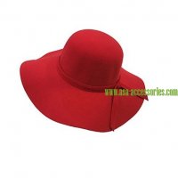 Дамска шапка с голяма периферия - червена, снимка 5 - Шапки - 19368475