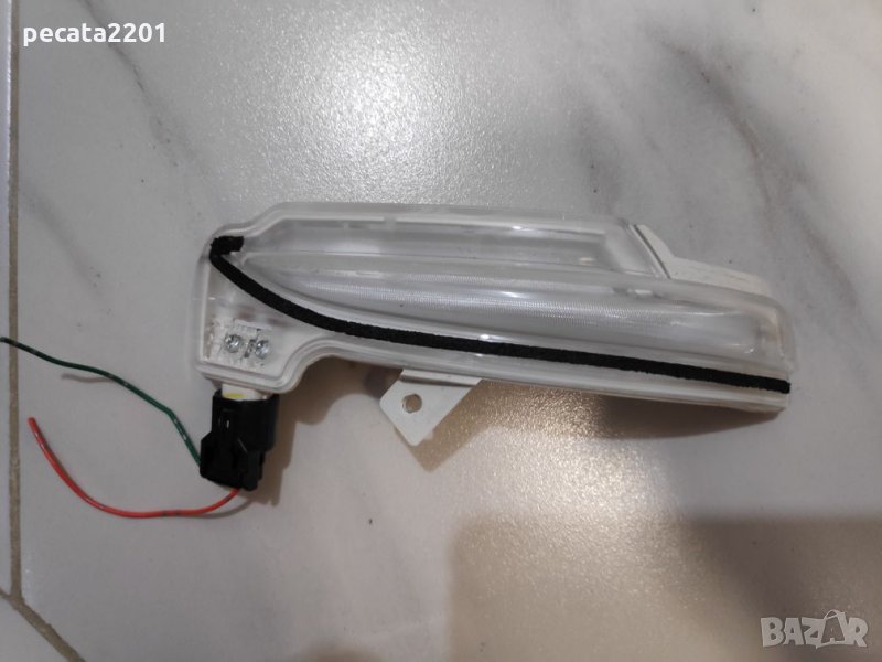 Продавам - оригинален мигач дясно огледало за Mazda CX9, снимка 1