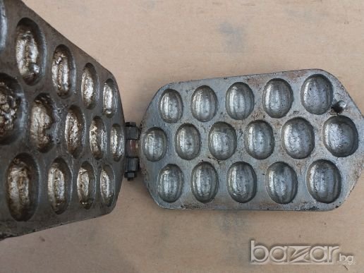 Стара  алуминиева форма за сладки (орехчета)., снимка 4 - Форми - 21180397