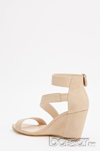 Разпродажба! Бежови сандали с каишки, снимка 2 - Сандали - 14925130