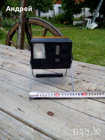 Стар фенер Varta Pertrix, снимка 5 - Антикварни и старинни предмети - 25971094