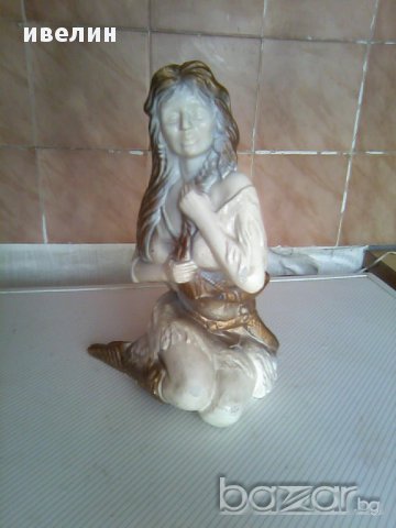 стара статуетка на момиче, снимка 1 - Антикварни и старинни предмети - 10625697