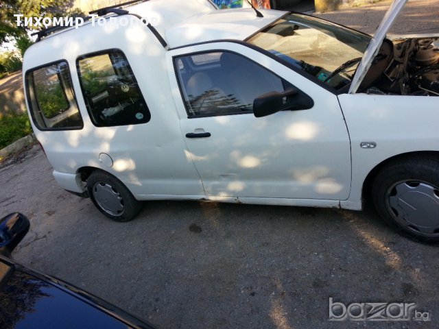 Vw Caddy, снимка 4 - Автомобили и джипове - 10641265