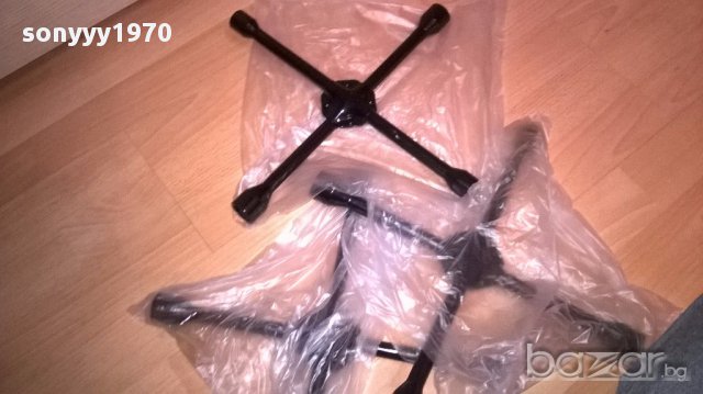 Нов ключ за гуми 35х35см-17/19/21/23мм, снимка 9 - Аксесоари и консумативи - 17592646