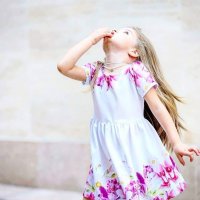 Прекрасна детска рокля, бяла и Розова с цветя, подходяща за рожден ден, кръщене, сватба , снимка 1 - Детски рокли и поли - 25767248