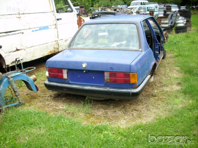 На части Бмв Е30,323i 150ps и 324Д,1986г 4врати, снимка 1