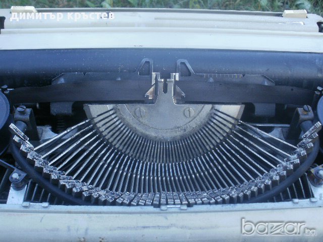 стара пишеща машина, снимка 2 - Антикварни и старинни предмети - 11808384